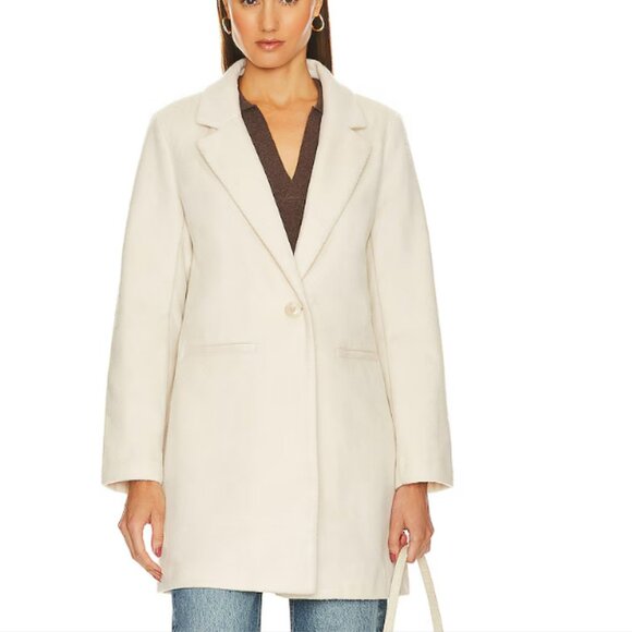 Carly Coat - Picture 3 of 13